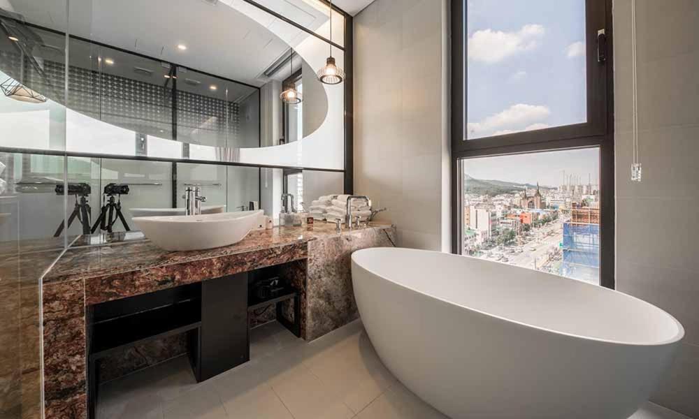 Dobong Bay204 Hotel