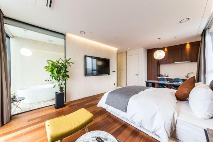 Hotel Dobong Bay204 *